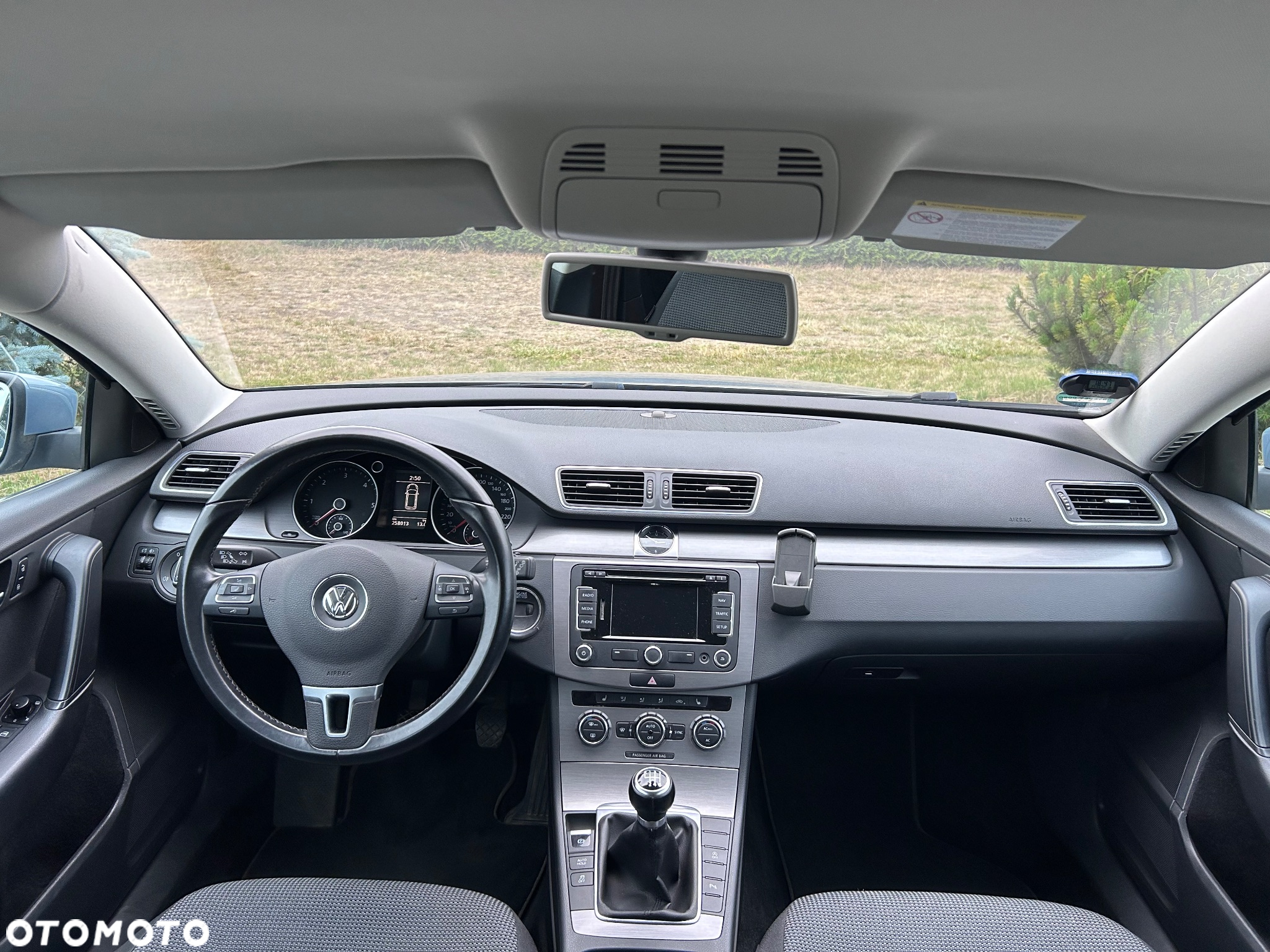 Volkswagen Passat 2.0 TDI Comfortline - 8