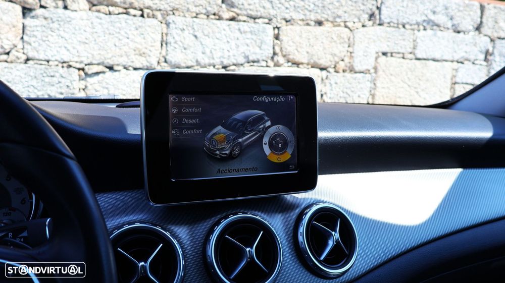 Mercedes-Benz GLA 220 d - 30