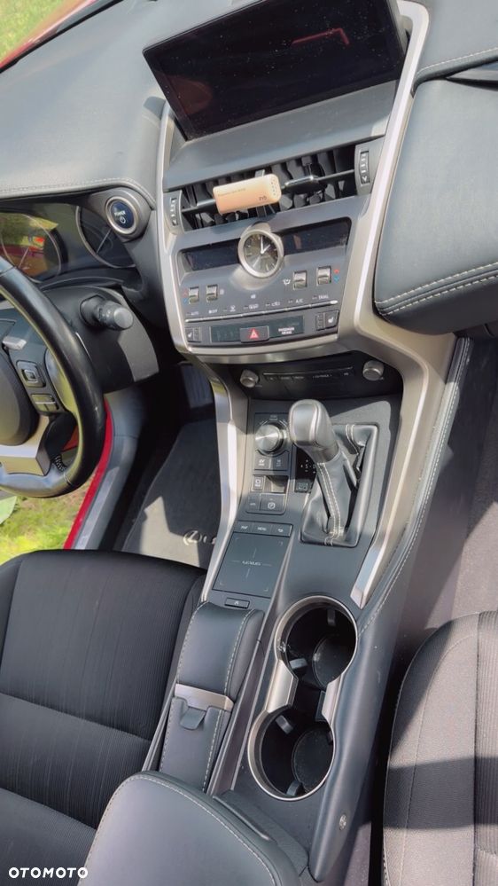 Lexus NX 300h Comfort AWD - 16