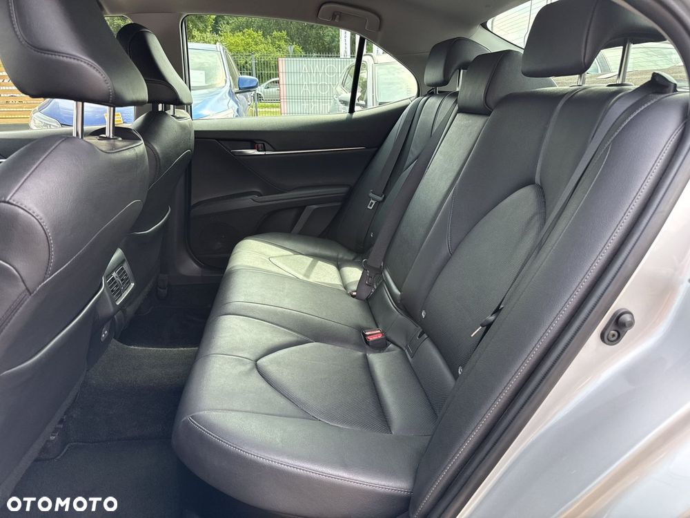Toyota Camry 2.5 Hybrid Executive CVT - 25