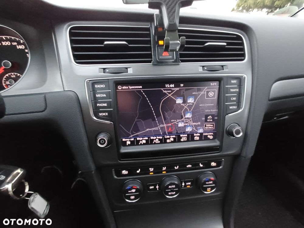 Volkswagen Golf 1.4 TSI BMT Comfortline - 11