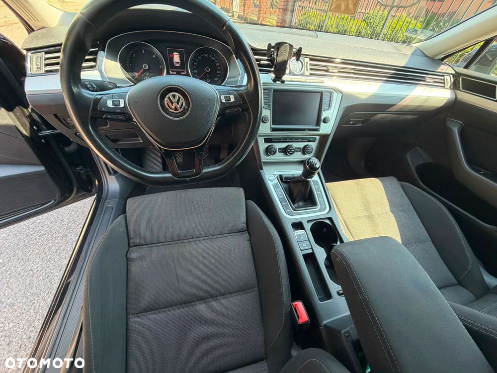 Volkswagen Passat 2.0 TDI SCR Comfortline - 6