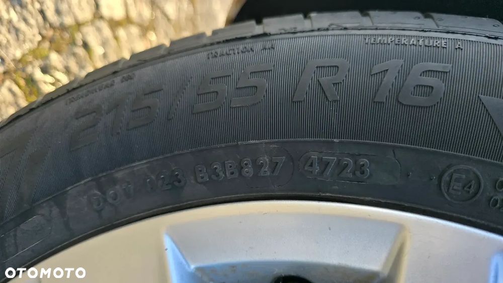 Volkswagen Passat Variant 2.0 TDI DSG BlueMotion Technology Business Edition - 32