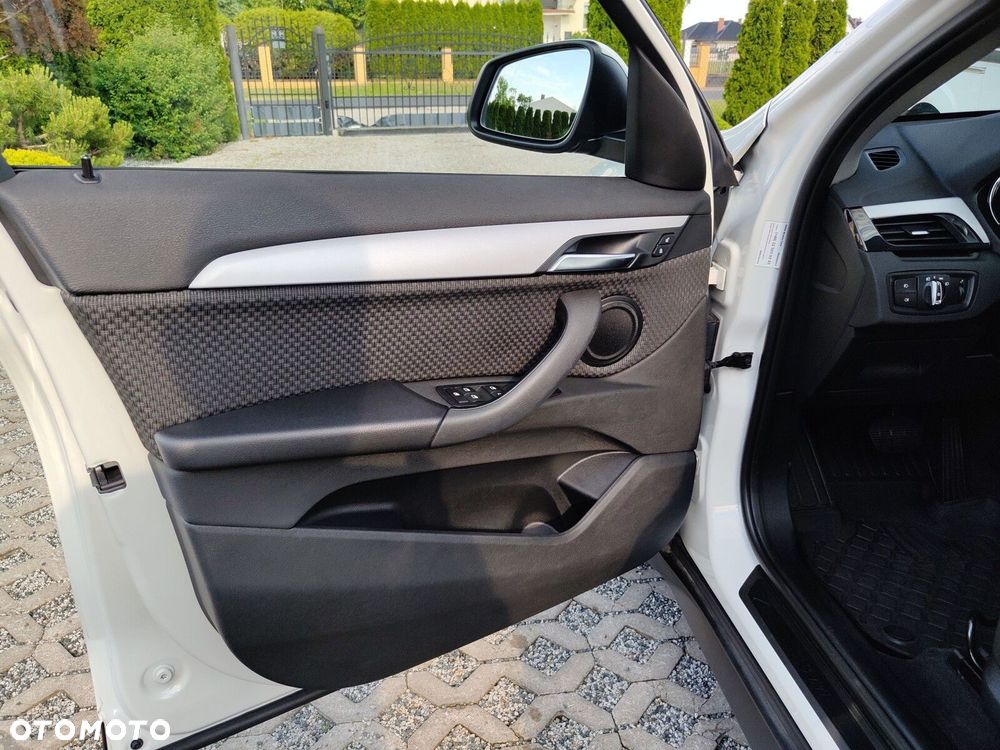 BMW X1 sDrive18i - 12