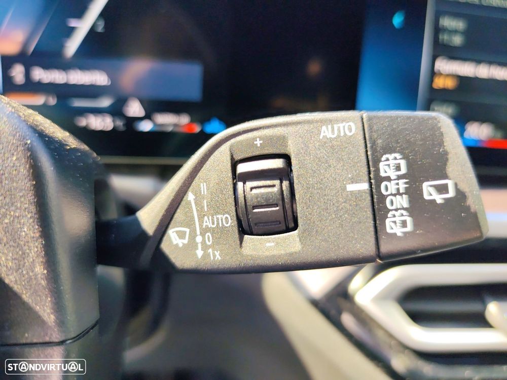 BMW 320 d Touring Pack Desportivo M Auto - 21