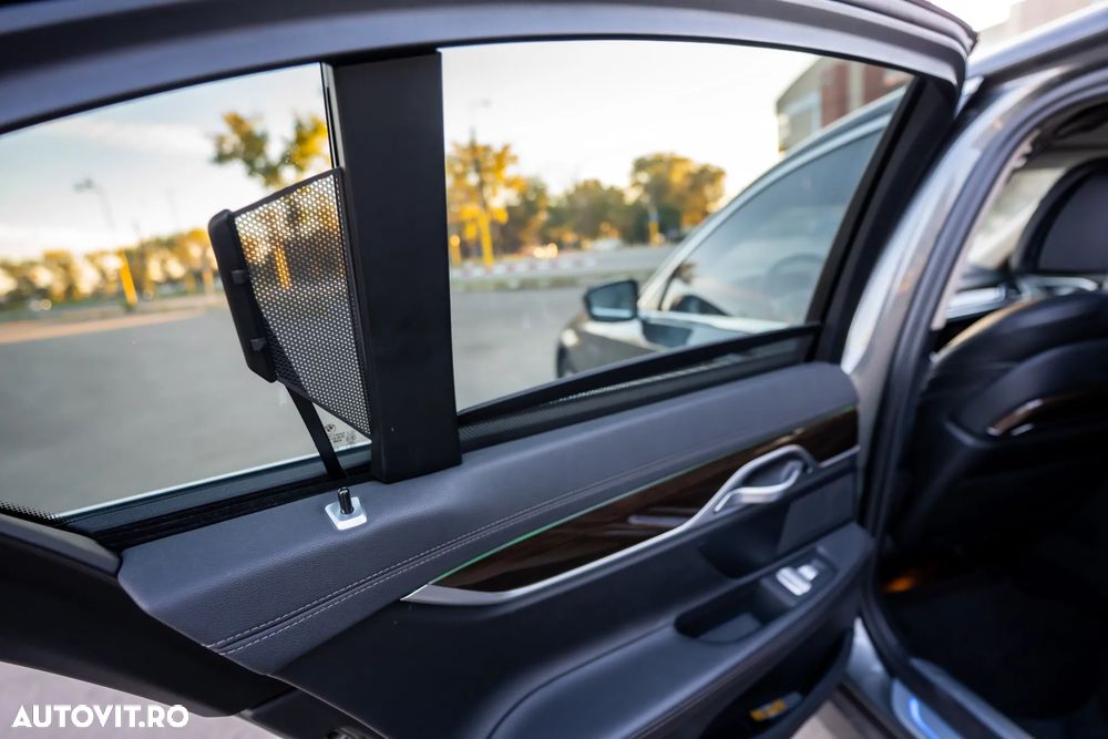 BMW Seria 7 740e iPerformance - 19