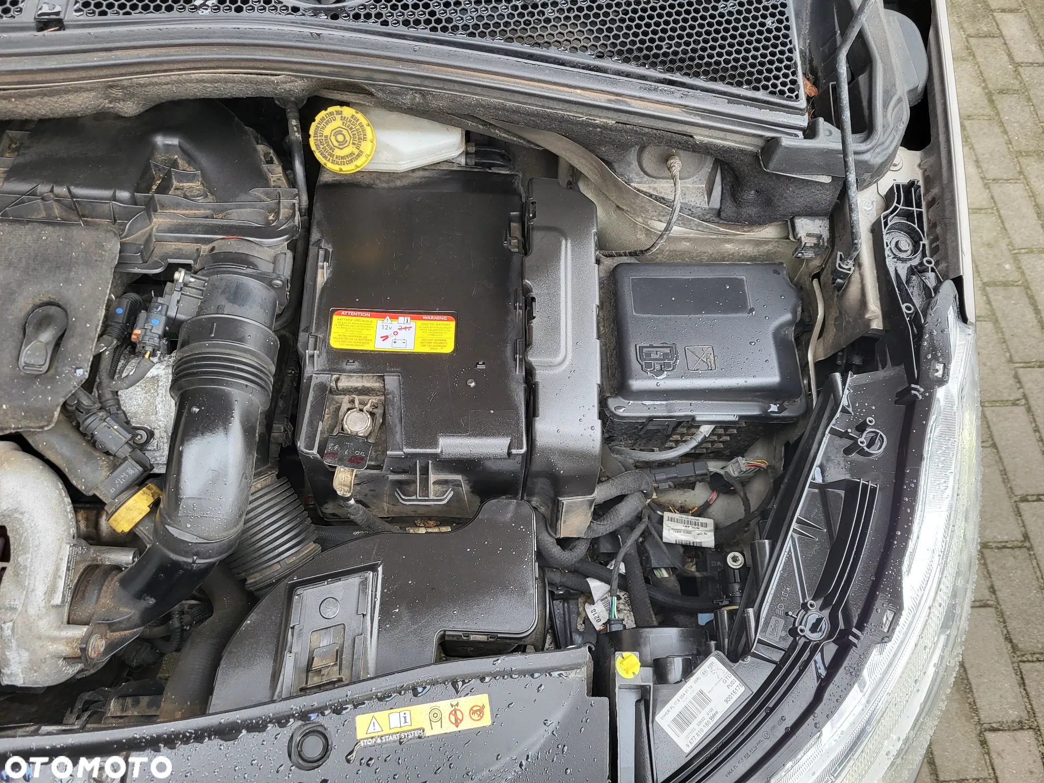 Peugeot 2008 e-HDi FAP 115 STOP & START Allure - 28