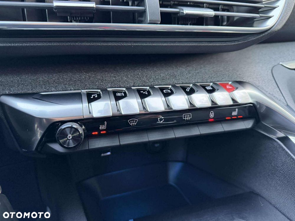 Peugeot 3008 1.6 BlueHDi Allure S&S - 26