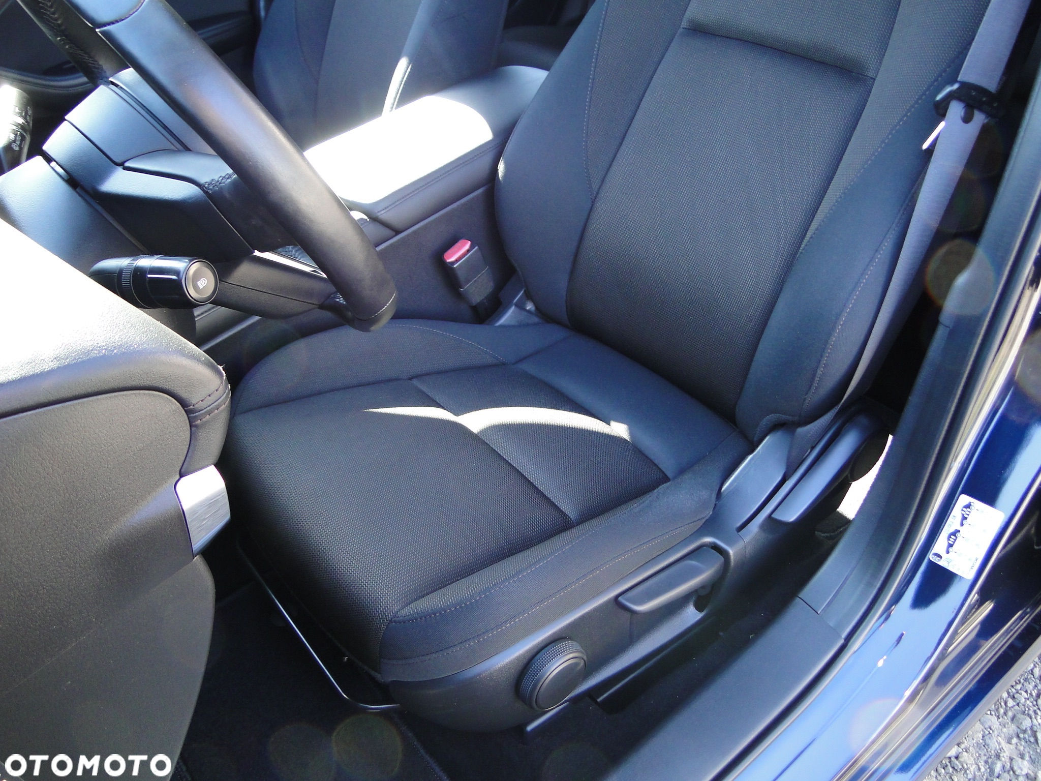 Mazda 3 SKYACTIV-G 2.0 M-Hybrid SELECTION - 21