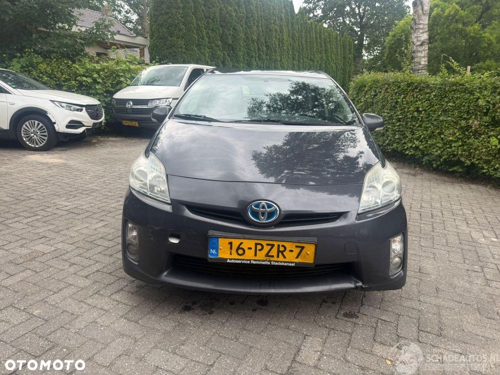 Toyota Prius (Hybrid) Executive - 10
