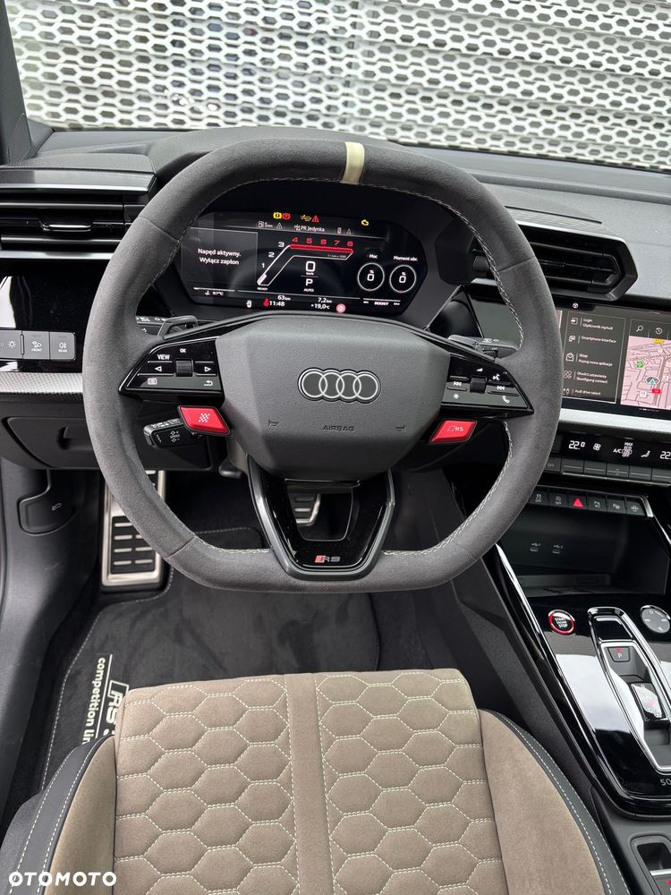 Audi RS3 Limousine - 12