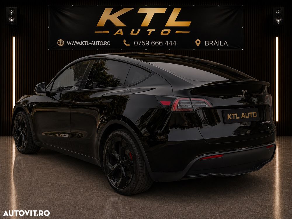 Tesla Model Y - 4
