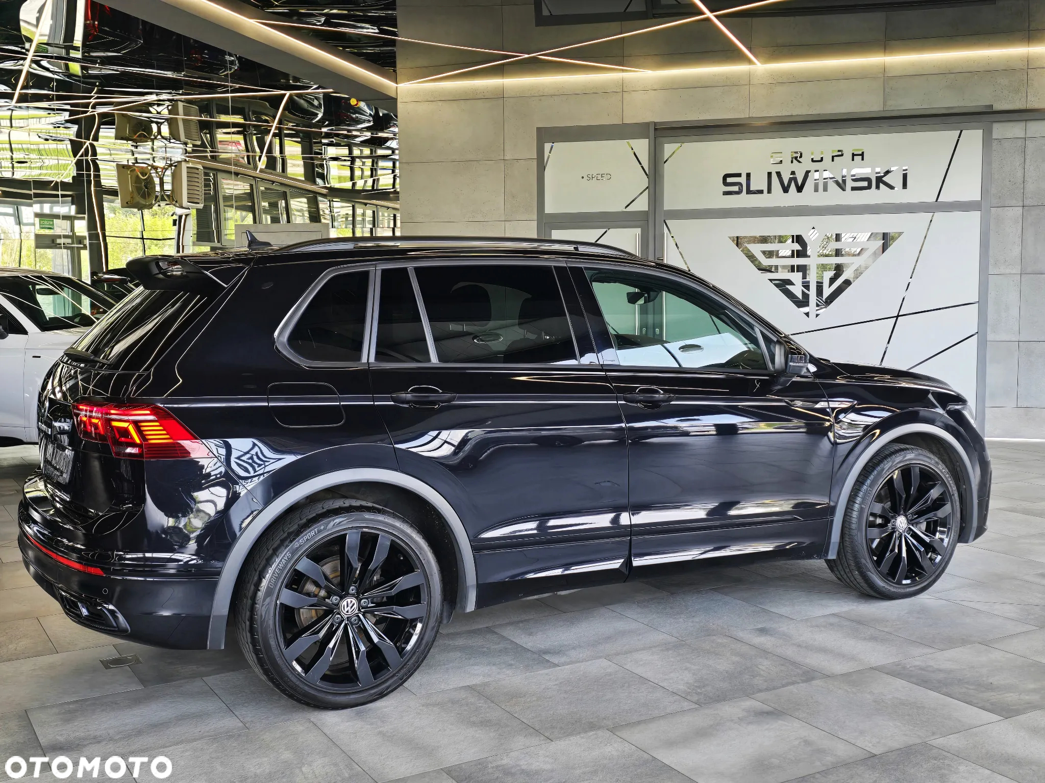 Volkswagen Tiguan 2.0 TDI SCR 4MOTION DSG R-Line - 10