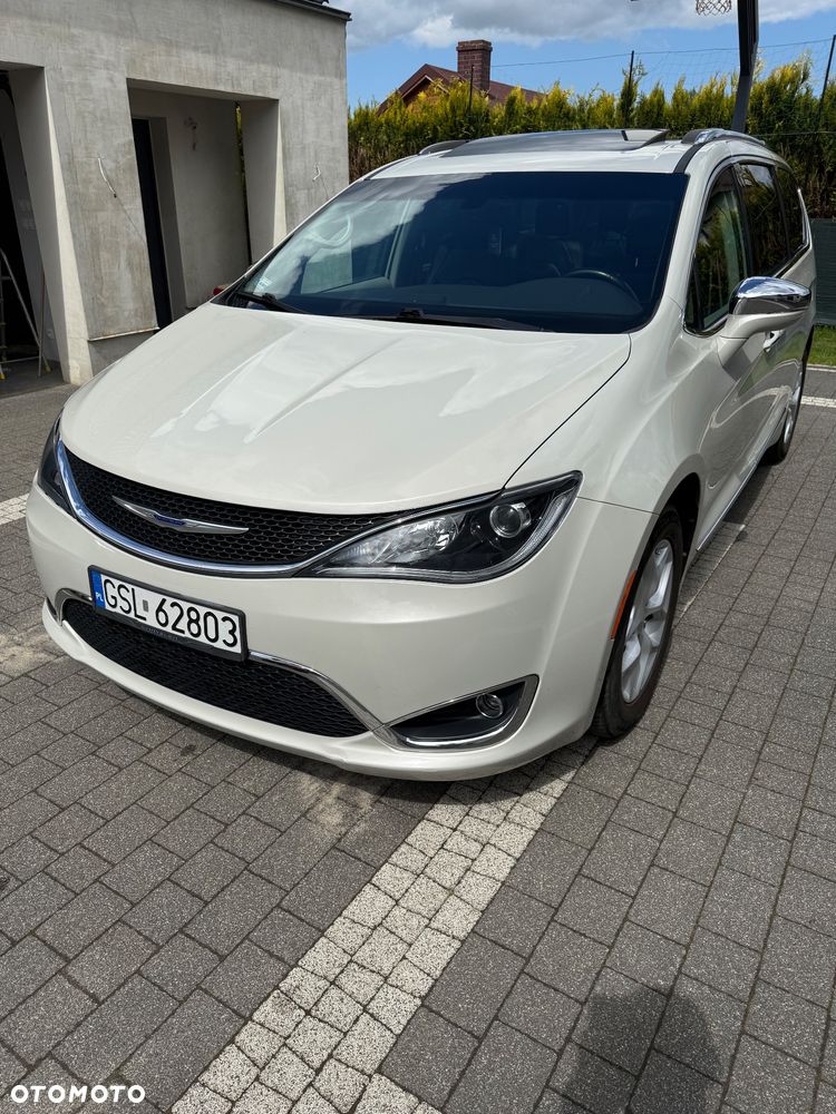 Chrysler Pacifica - 3