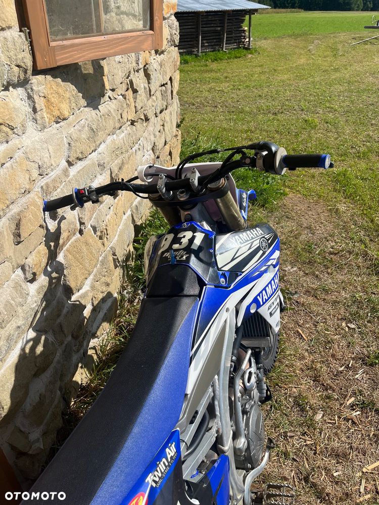 Yamaha YZF - 17