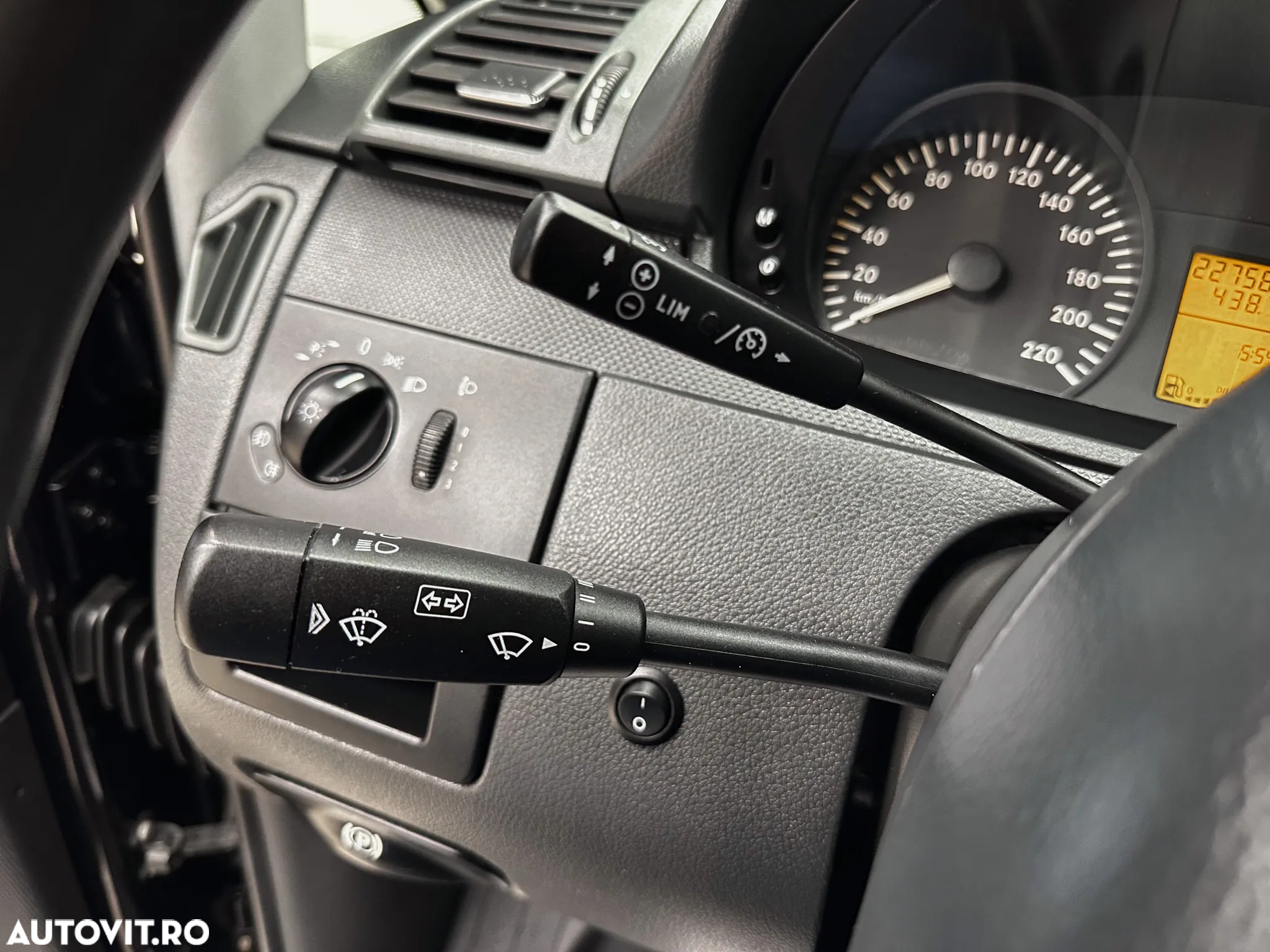 Mercedes-Benz VITO - 21