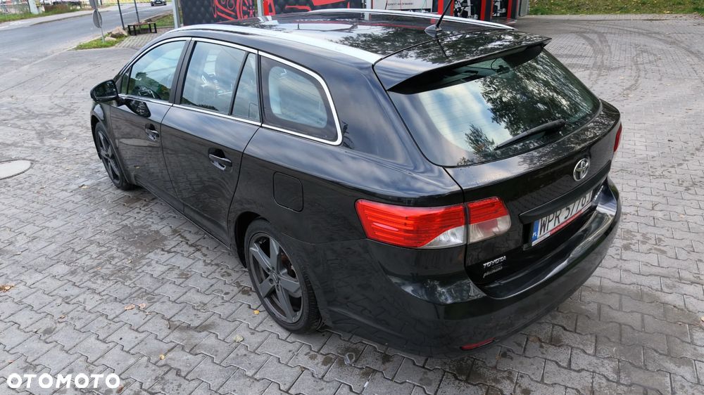 Toyota Avensis 1.8 Style - 8
