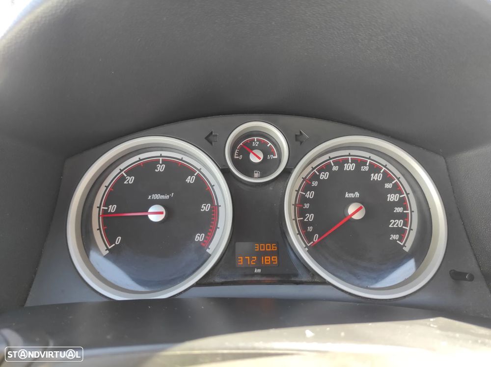 Opel Astra GTC 1.7 CDTi - 8