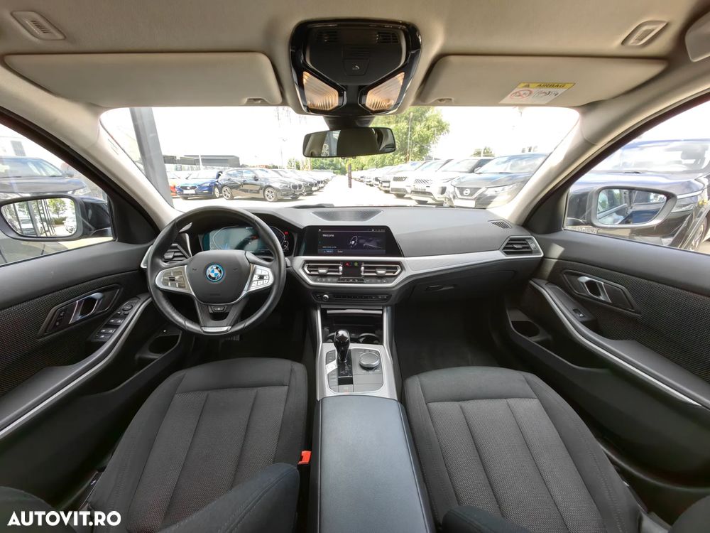 BMW 3 Series 2022 — imagine 4