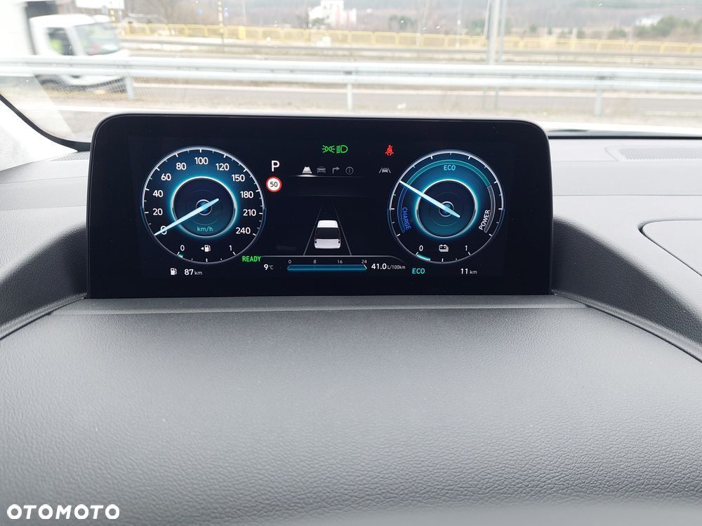 Hyundai Staria 1.6 T-GDI HEV Luxury - 13