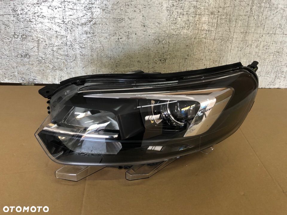 Lewa lampa Xenon Opel Vivaro C ,Opel Zafira D - 2