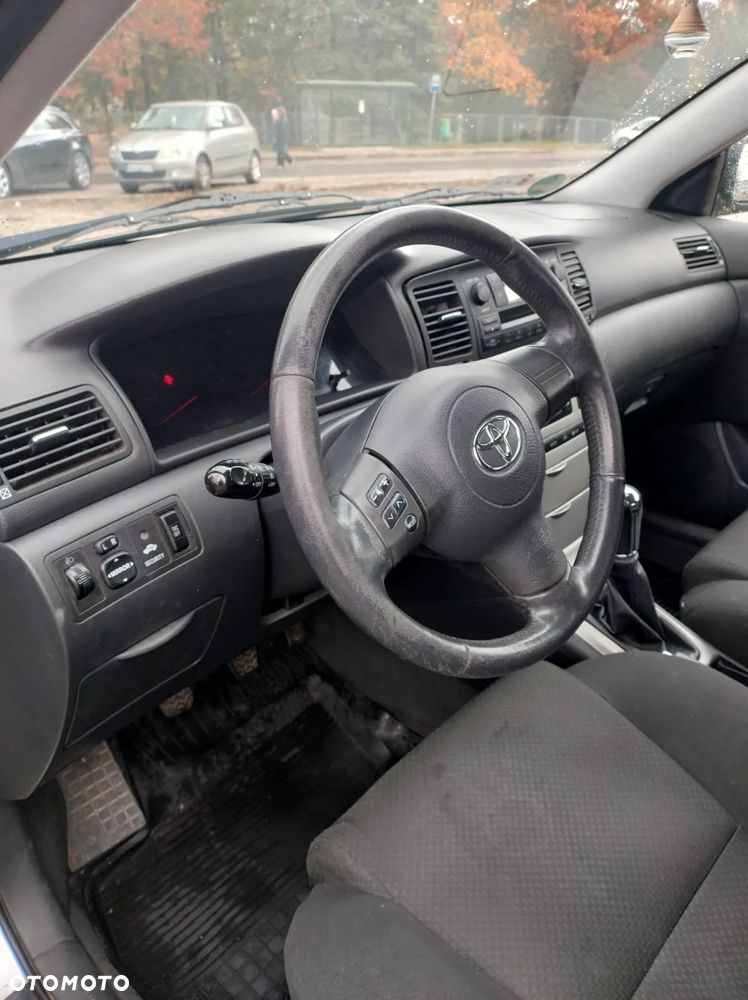 Toyota Corolla - 2