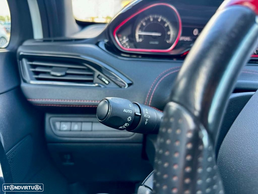 Peugeot 208 1.6 THP GTi - 18