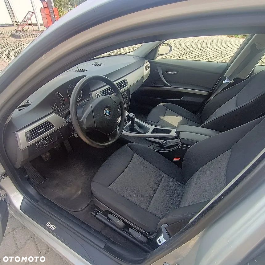 BMW Seria 3 318i - 7