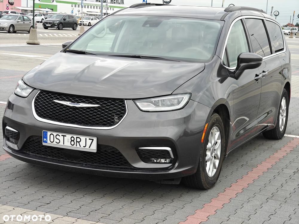 Chrysler Pacifica - 8