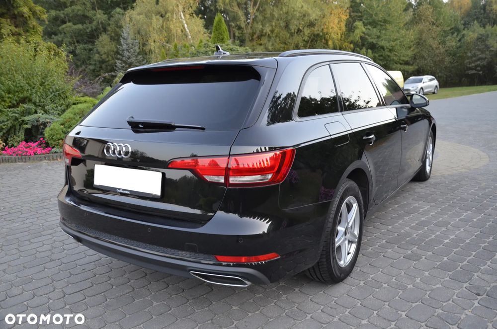 Audi A4 Avant 30 TDI S tronic design - 13