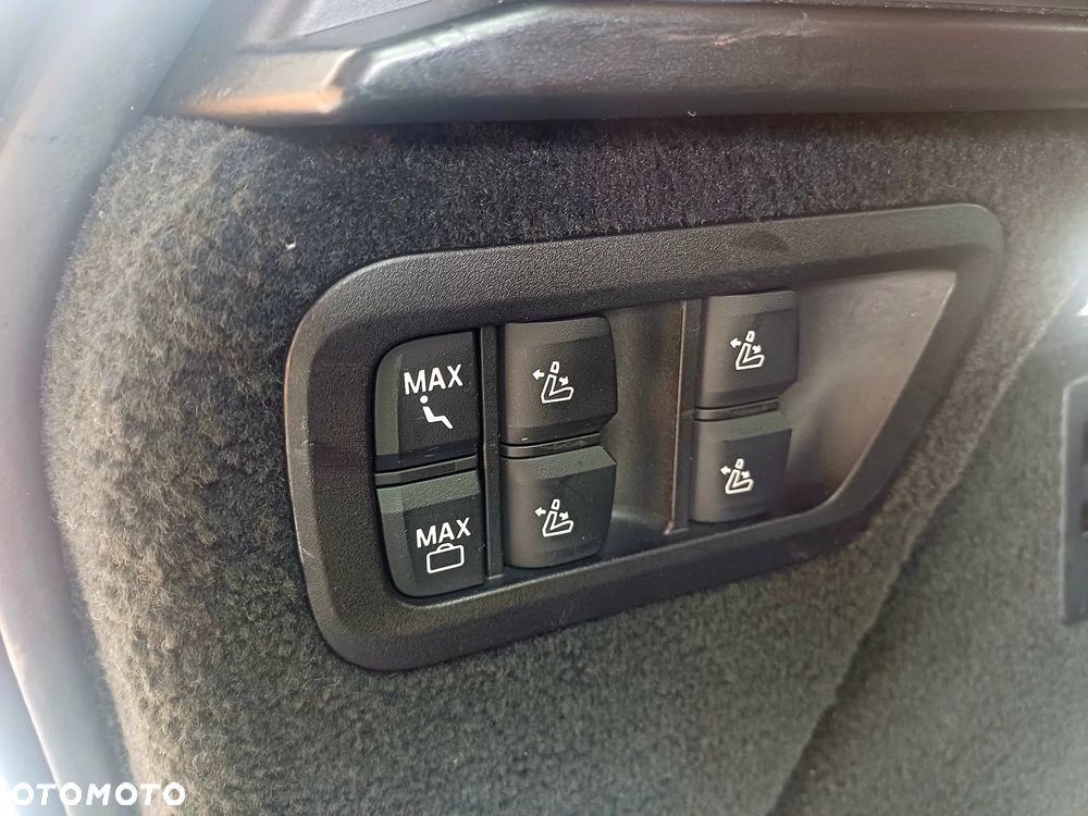 BMW X7 - 27