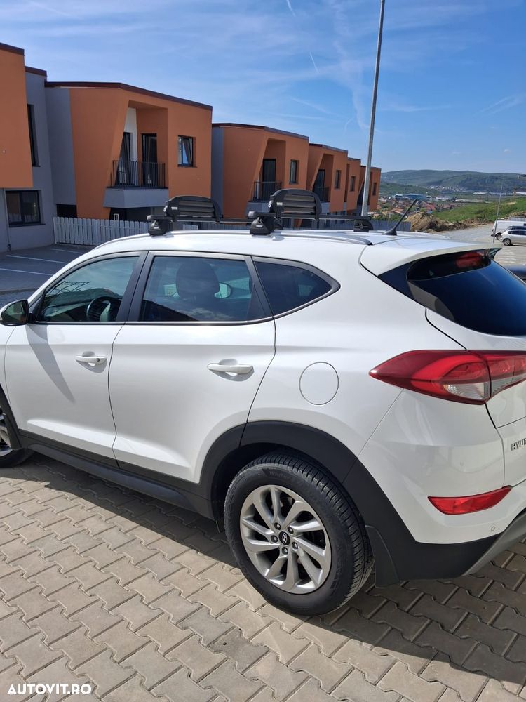 Hyundai Tucson 2.0 CRDI 4WD 6MT Style - 11