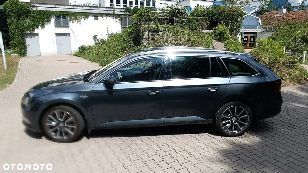 Skoda Superb 2.0 TDI 4x4 Style - 33