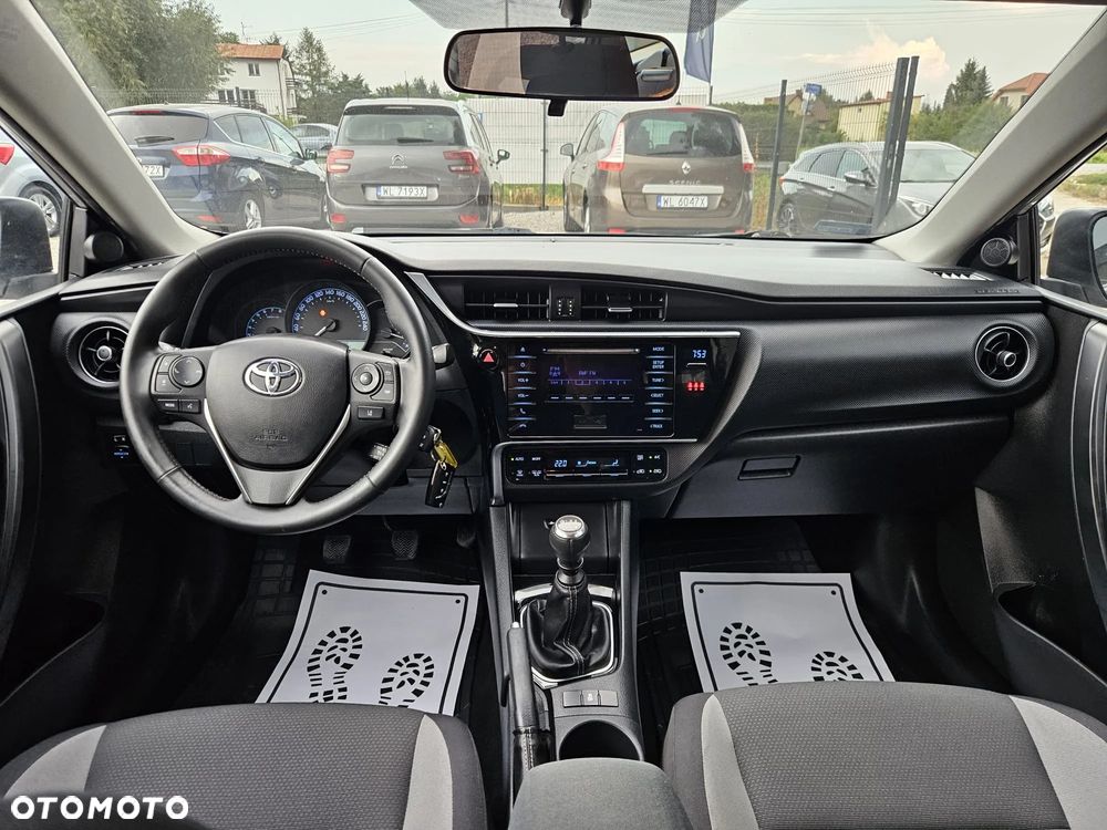 Toyota Auris 1.6 Premium - 23