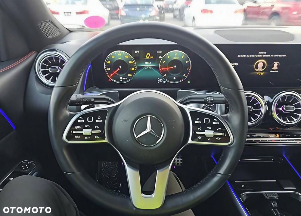 Mercedes-Benz GLB - 8