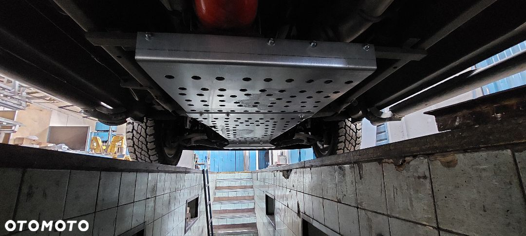 Osłona, ekran  metalowy pod sinik, skrzynię biegów - 5