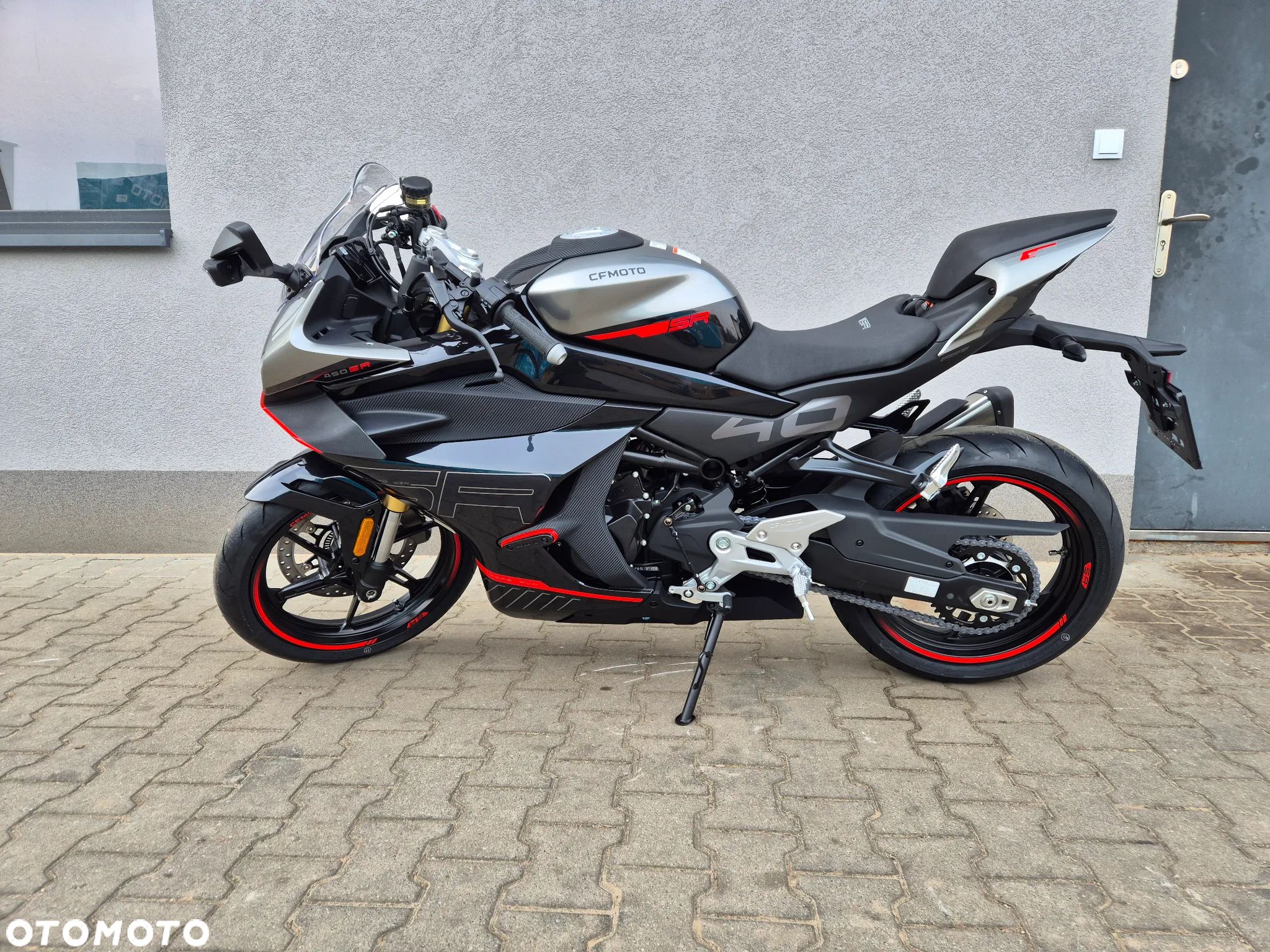 CFMoto SR - 1