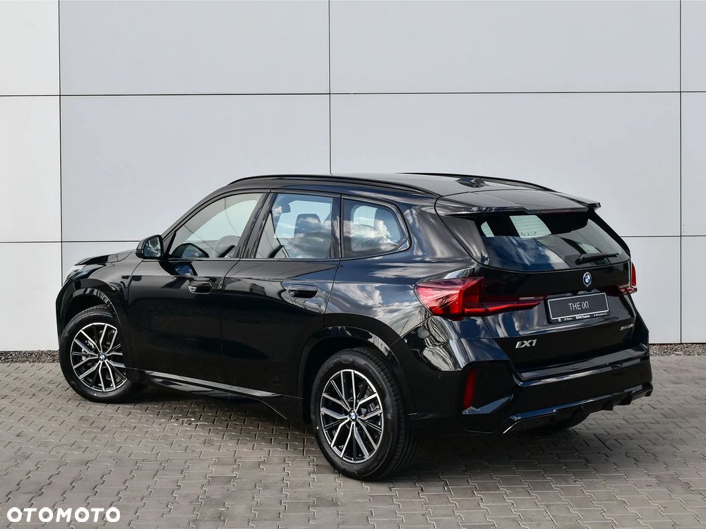BMW iX1 xDrive30 - 10