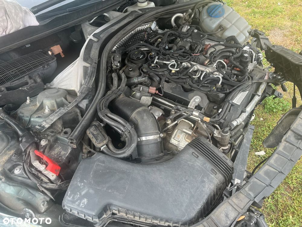 Audi A6 Avant 2.0 TDI Ultra S tronic - 16