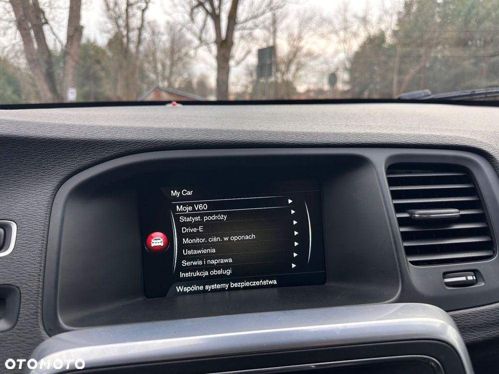 Volvo V60 D3 Momentum - 24