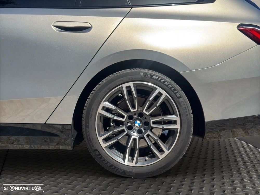 BMW 530 e Pack Desportivo M Pro - 24