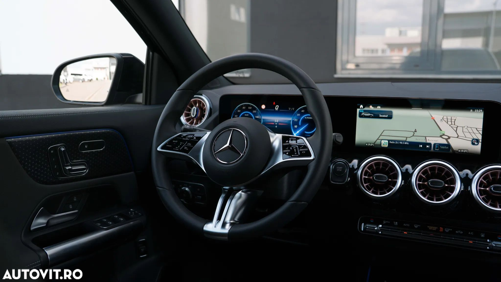 Mercedes-Benz EQA - 9