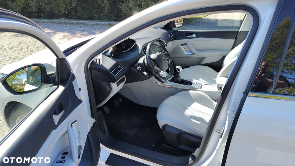 Peugeot 308 BlueHDi FAP 120 Stop & Start Allure - 17