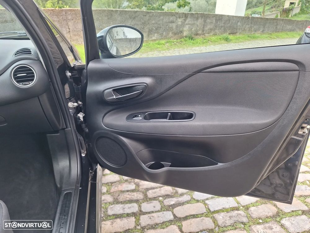 Fiat Punto 1.2 Young II S&S - 25