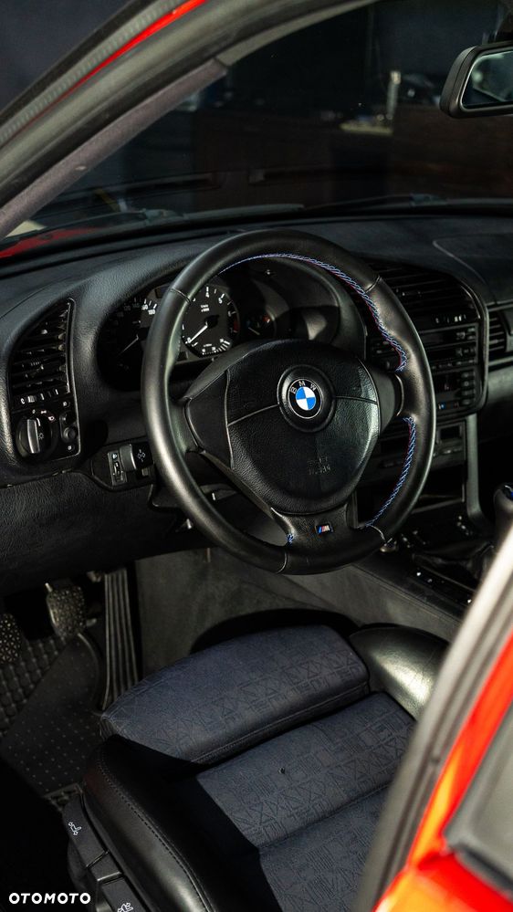 BMW Seria 3 323i - 23