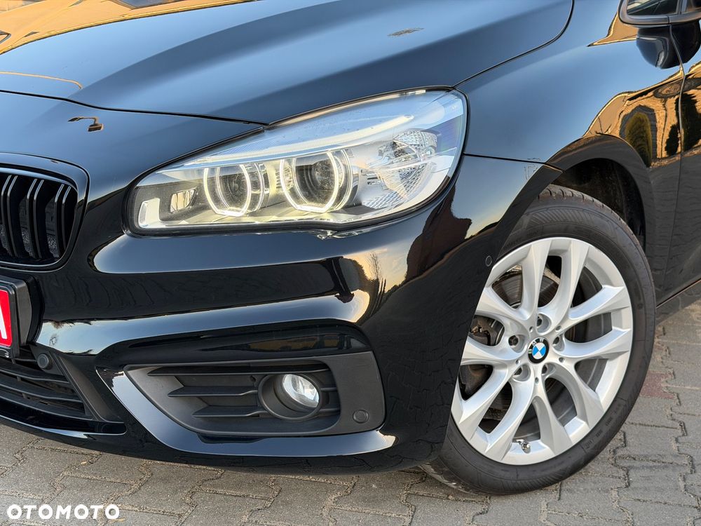 BMW Seria 2 218d - 12