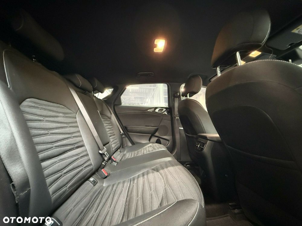 Kia ProCeed 1.5 T-GDI GT Line - 21