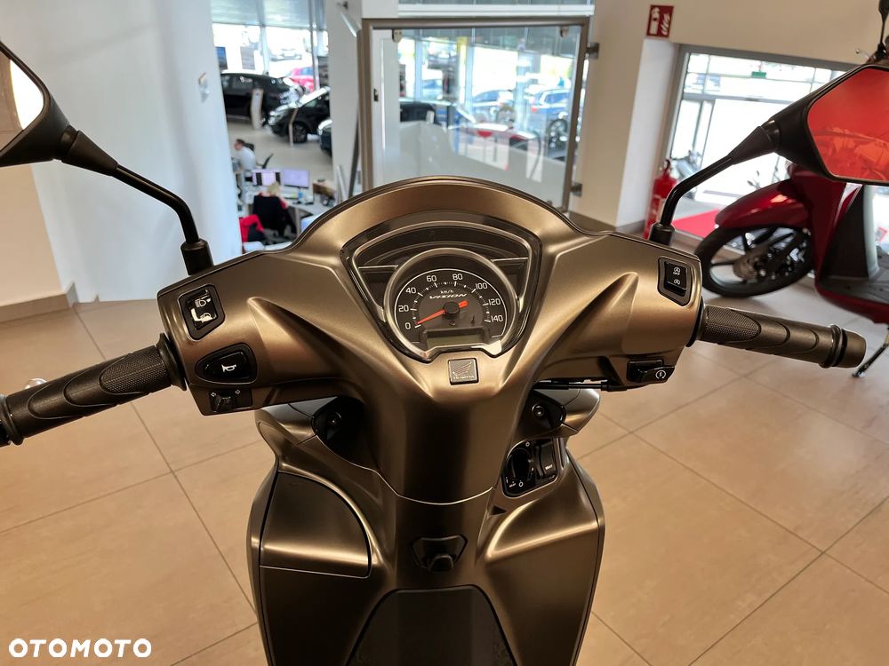 Honda Vision - 7