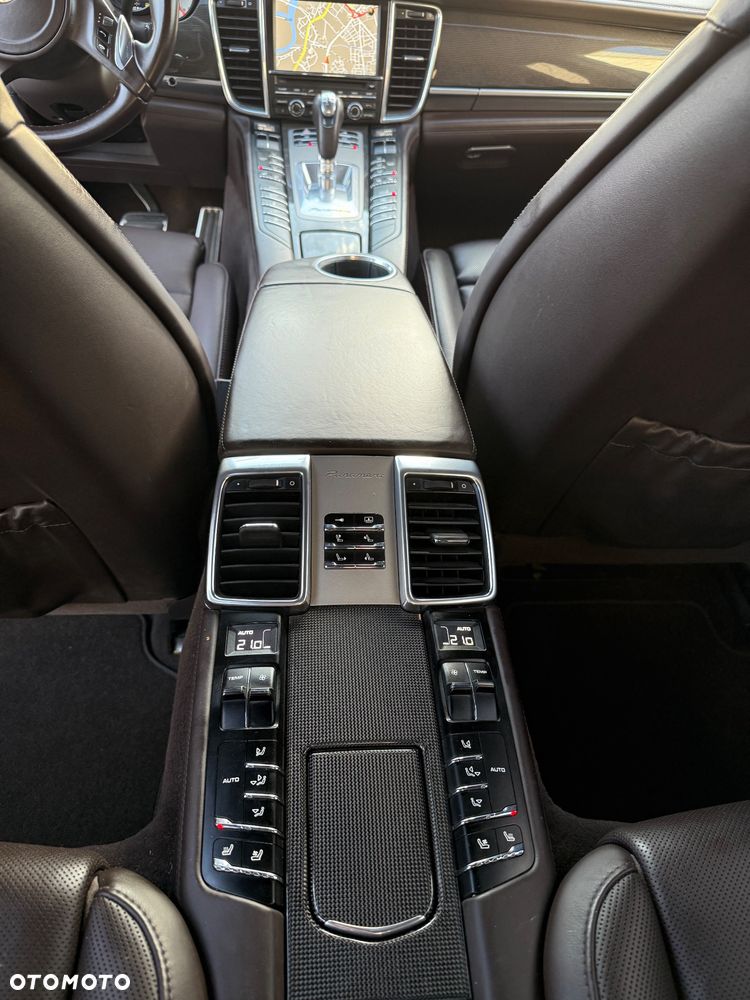 Porsche Panamera Turbo - 29