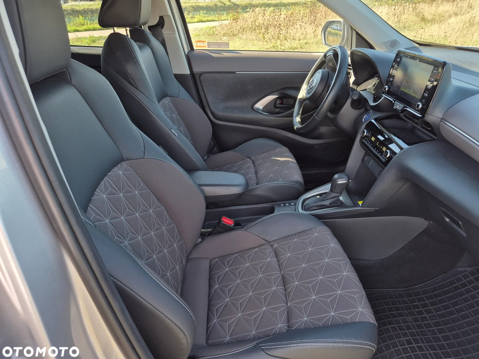 Toyota Yaris Cross Hybrid 1.5 Executive - 10